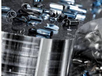 切削作業の着色した切り屑